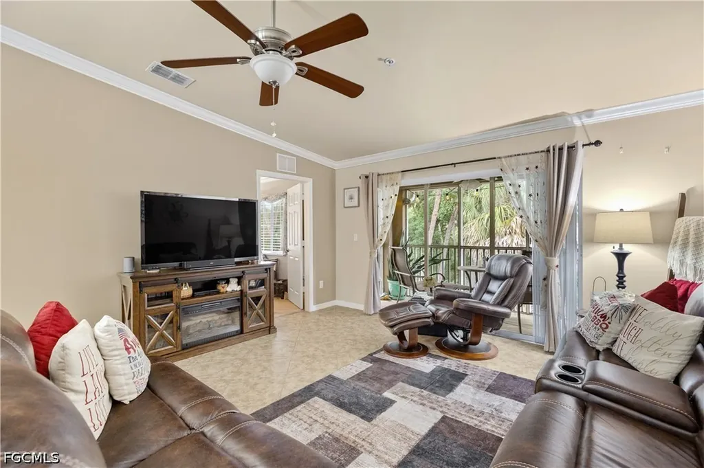 1113 Winding Pines Circle Cape Coral FL 33909