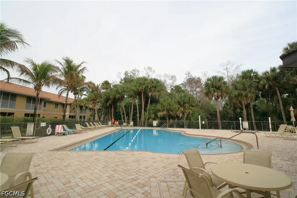 1113 Winding Pines Circle Cape Coral FL 33909