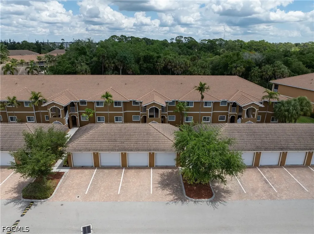 1113 Winding Pines Circle Cape Coral FL 33909