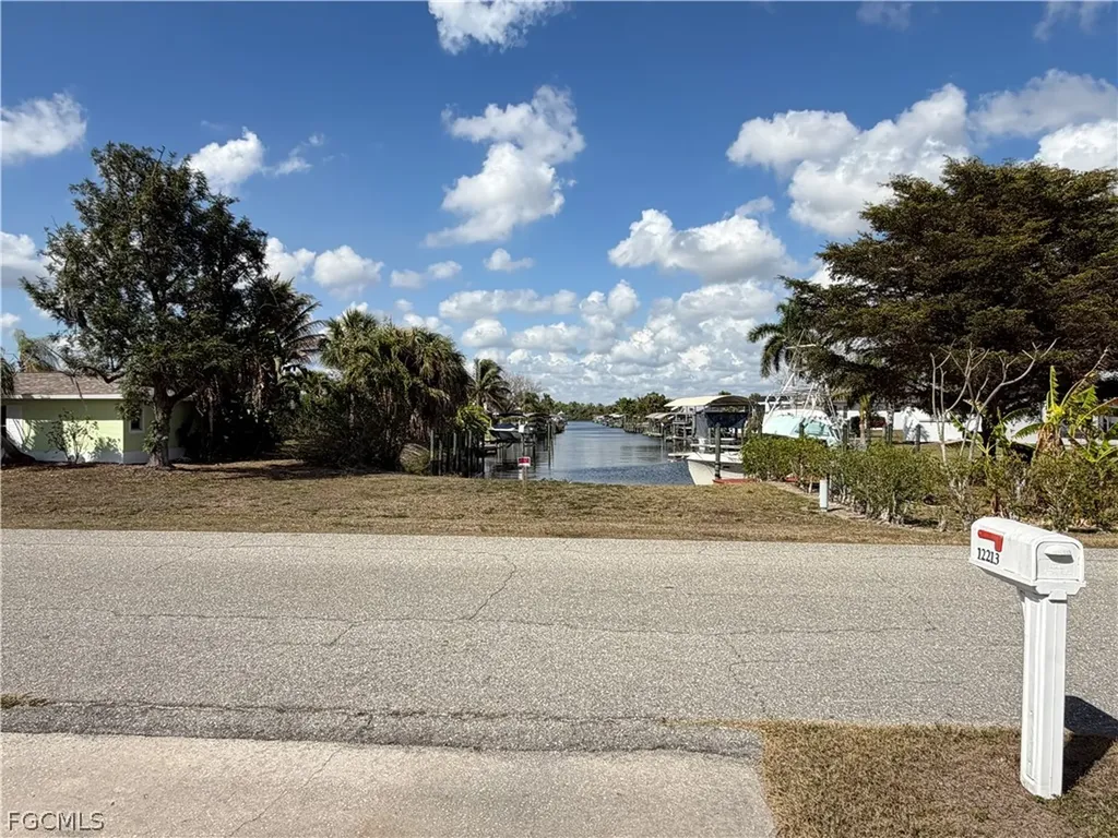 12213 De Moya Drive Fort Myers FL 33905