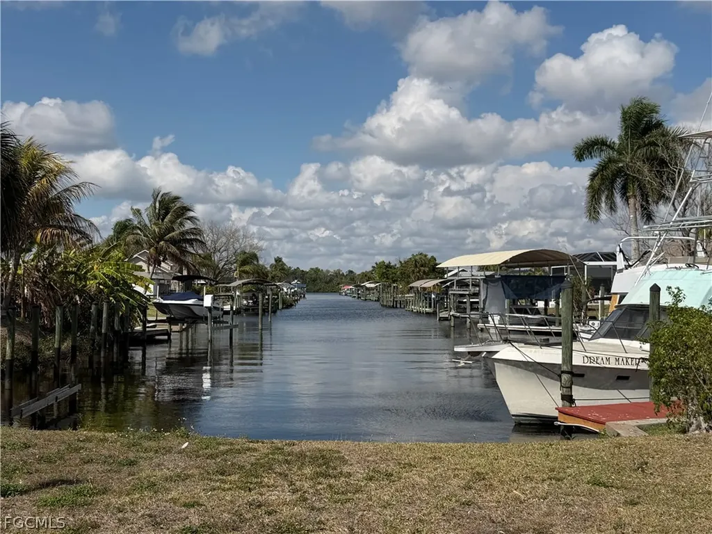 12213 De Moya Drive Fort Myers FL 33905