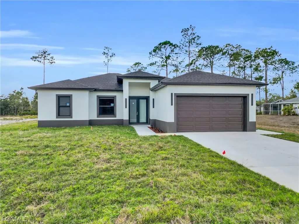 915 Cleveland Avenue Lehigh Acres FL 33972