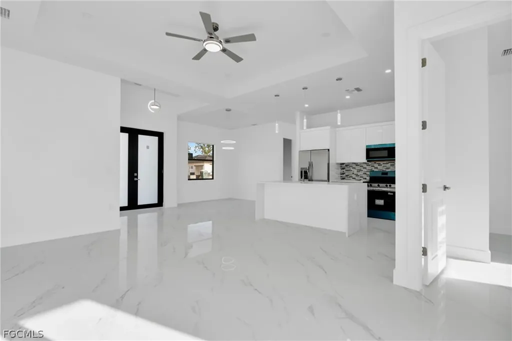 915 Cleveland Avenue Lehigh Acres FL 33972