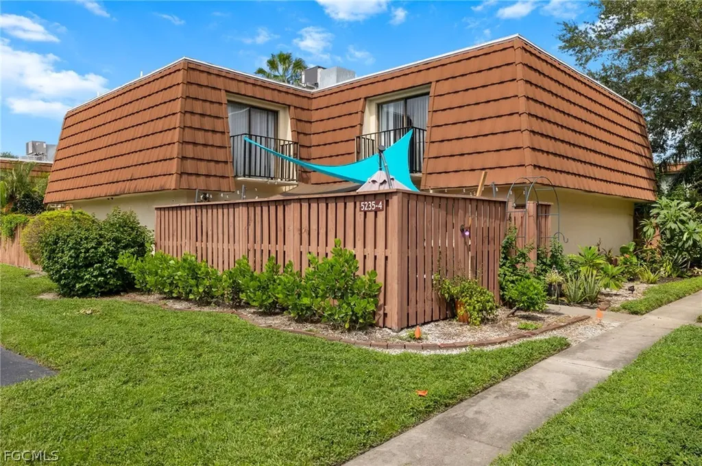 5235 Cedarbend Drive Fort Myers FL 33919
