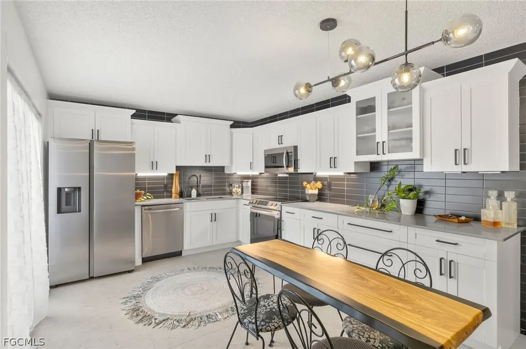 5235 Cedarbend Drive Fort Myers FL 33919