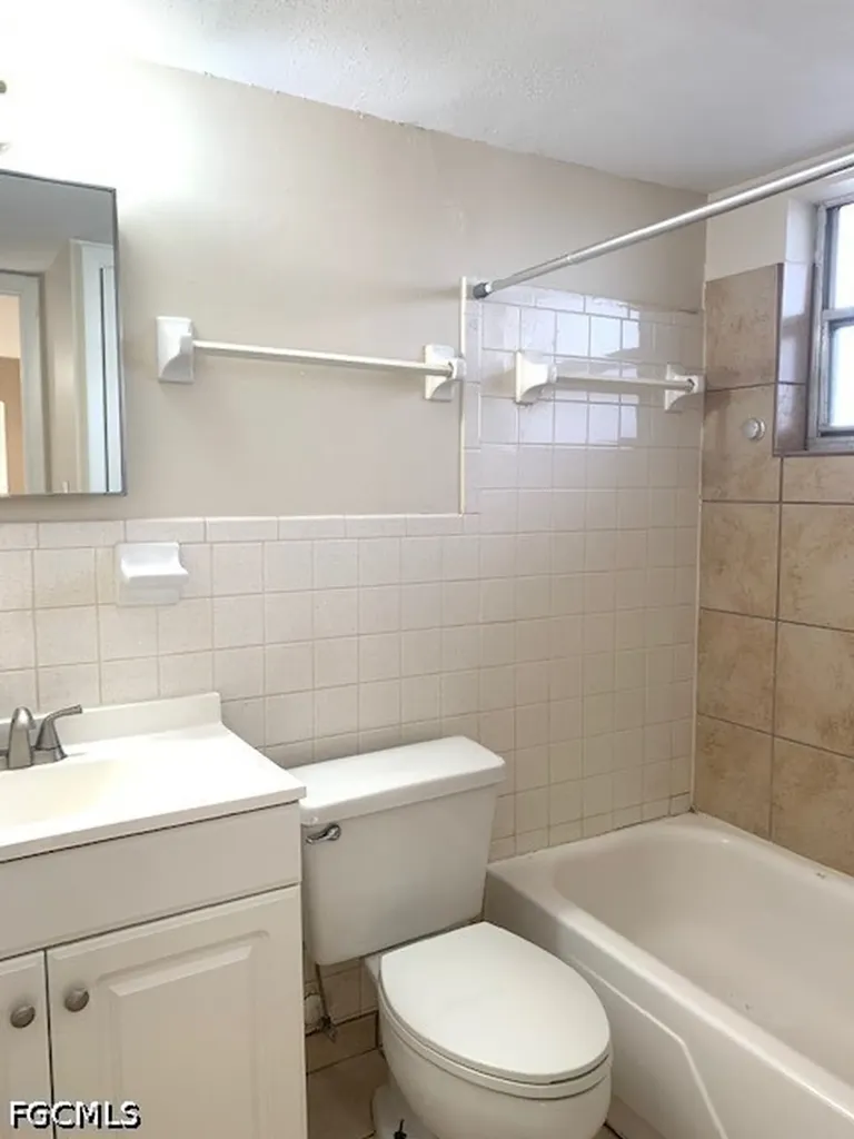 2324 Grand Avenue Fort Myers FL 33901