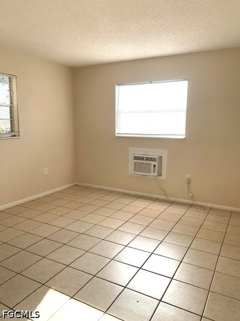 2324 Grand Avenue Fort Myers FL 33901
