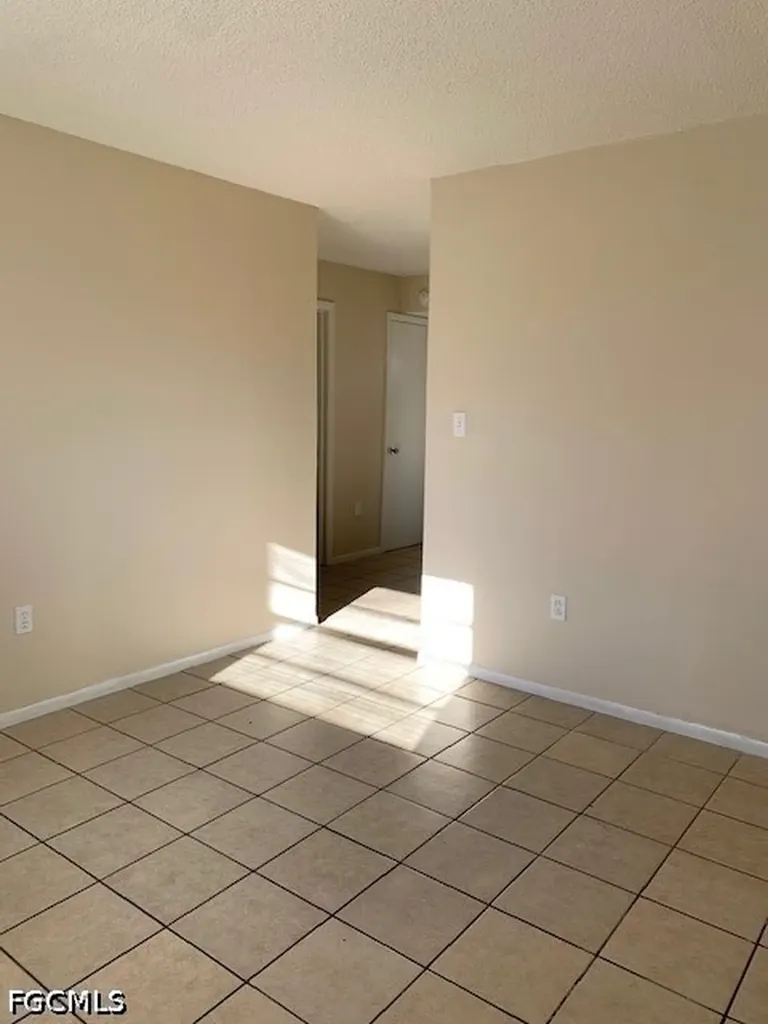 2324 Grand Avenue Fort Myers FL 33901