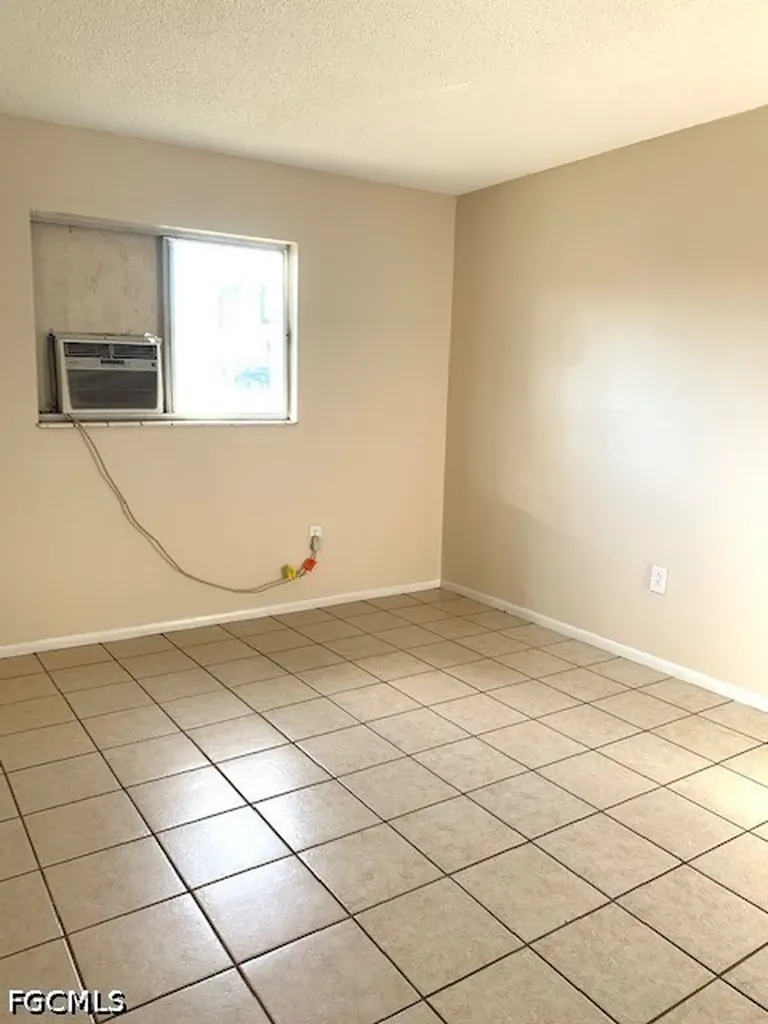 2324 Grand Avenue Fort Myers FL 33901