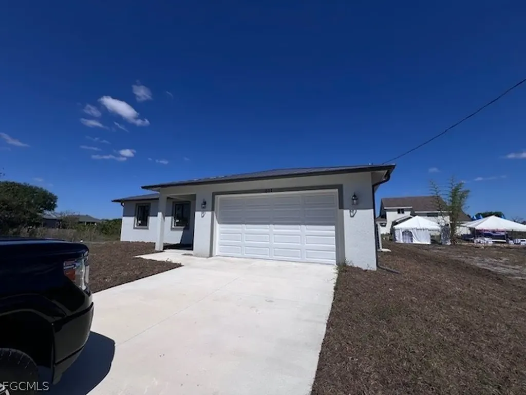 617 Chestnut Street E Lehigh Acres FL 33974