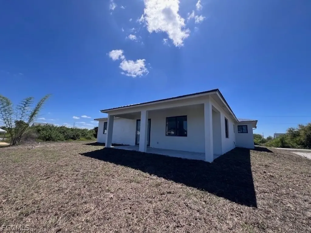617 Chestnut Street E Lehigh Acres FL 33974