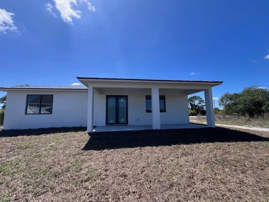 617 Chestnut Street E Lehigh Acres FL 33974