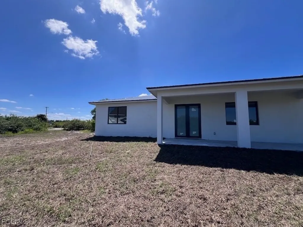 617 Chestnut Street E Lehigh Acres FL 33974