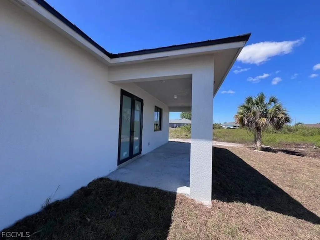 617 Chestnut Street E Lehigh Acres FL 33974