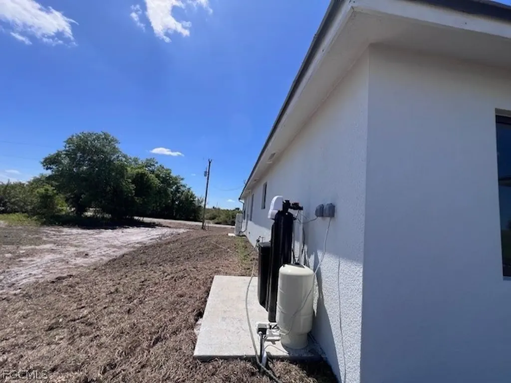 617 Chestnut Street E Lehigh Acres FL 33974