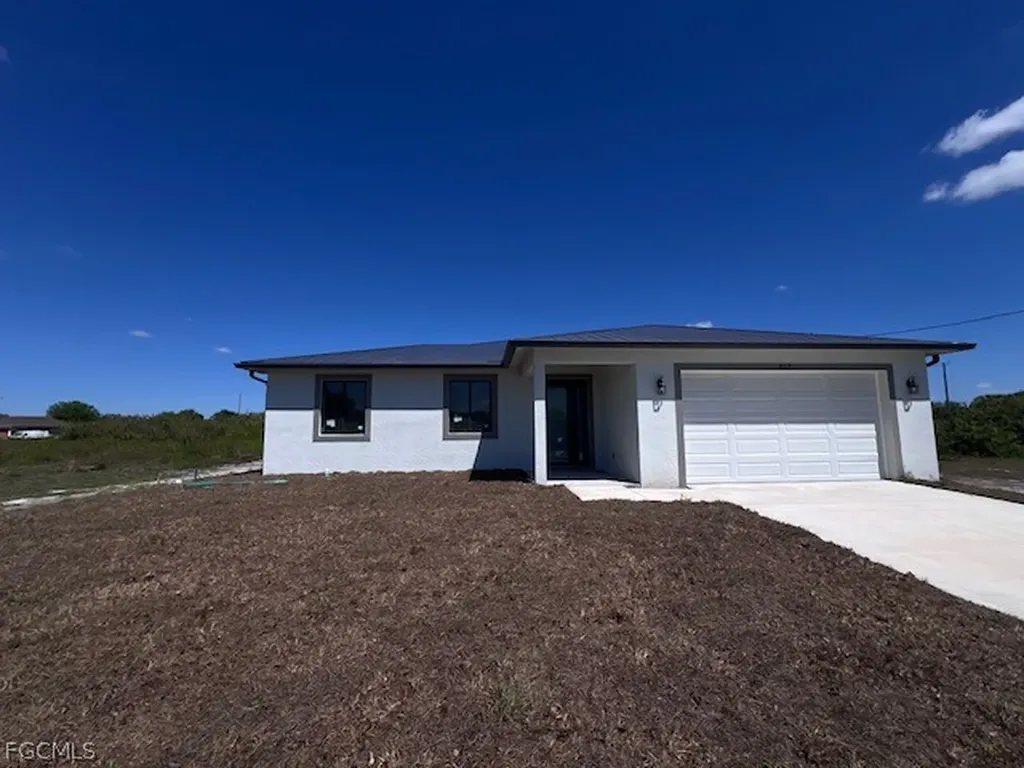 617 Chestnut Street E Lehigh Acres FL 33974