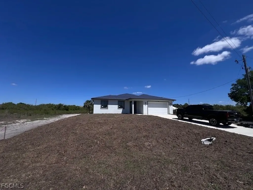 617 Chestnut Street E Lehigh Acres FL 33974
