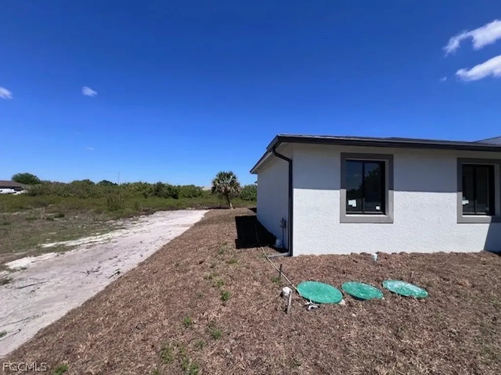 617 Chestnut Street E Lehigh Acres FL 33974
