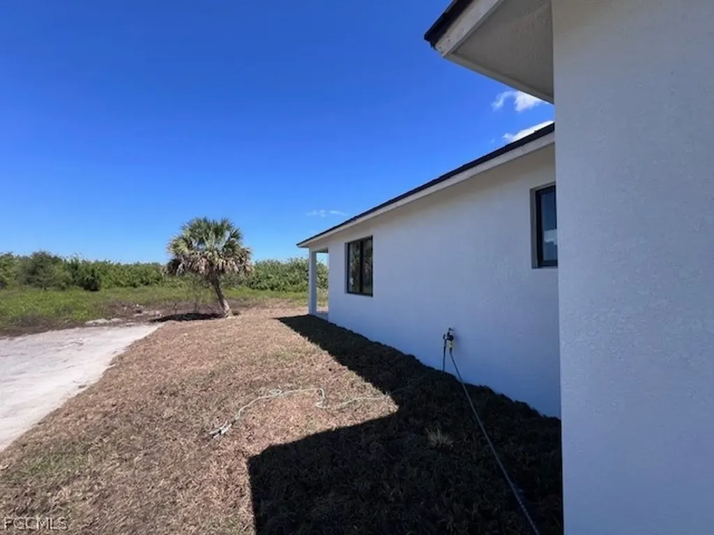 617 Chestnut Street E Lehigh Acres FL 33974