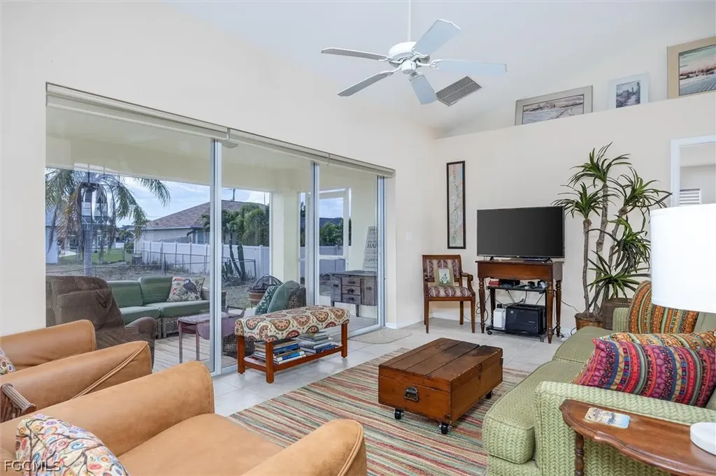 1630 SW 9th Place Cape Coral FL 33991