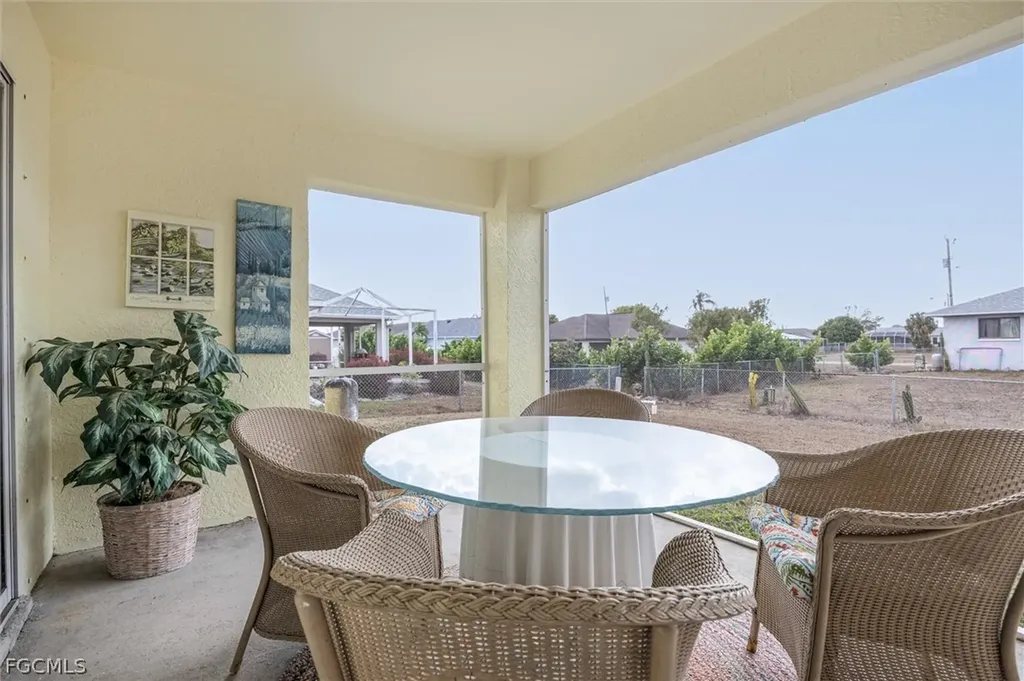 1630 SW 9th Place Cape Coral FL 33991