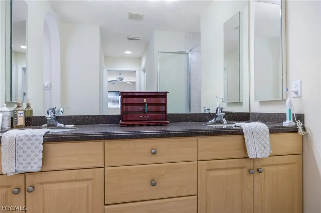 1630 SW 9th Place Cape Coral FL 33991