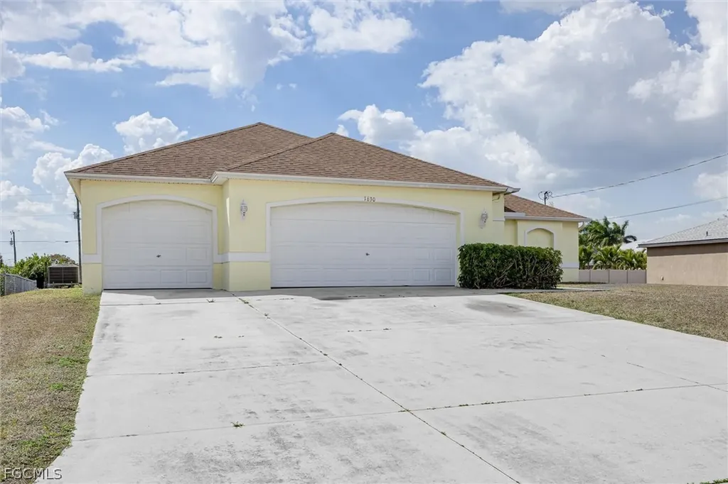 1630 SW 9th Place Cape Coral FL 33991