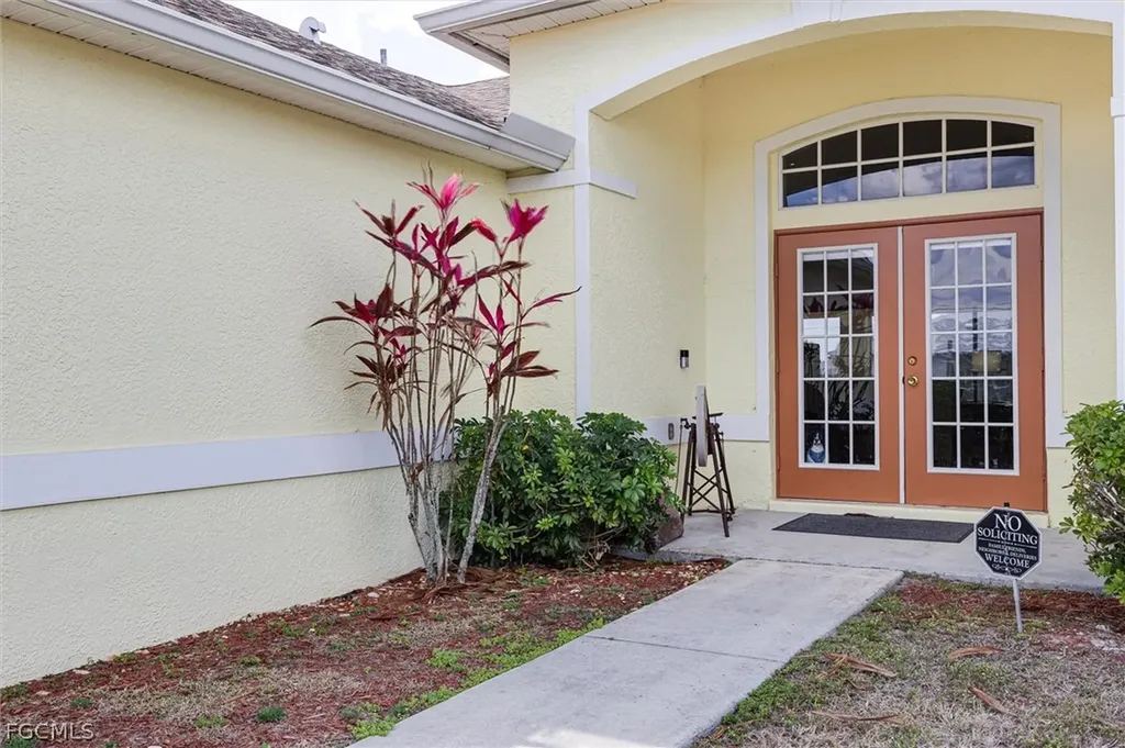 1630 SW 9th Place Cape Coral FL 33991