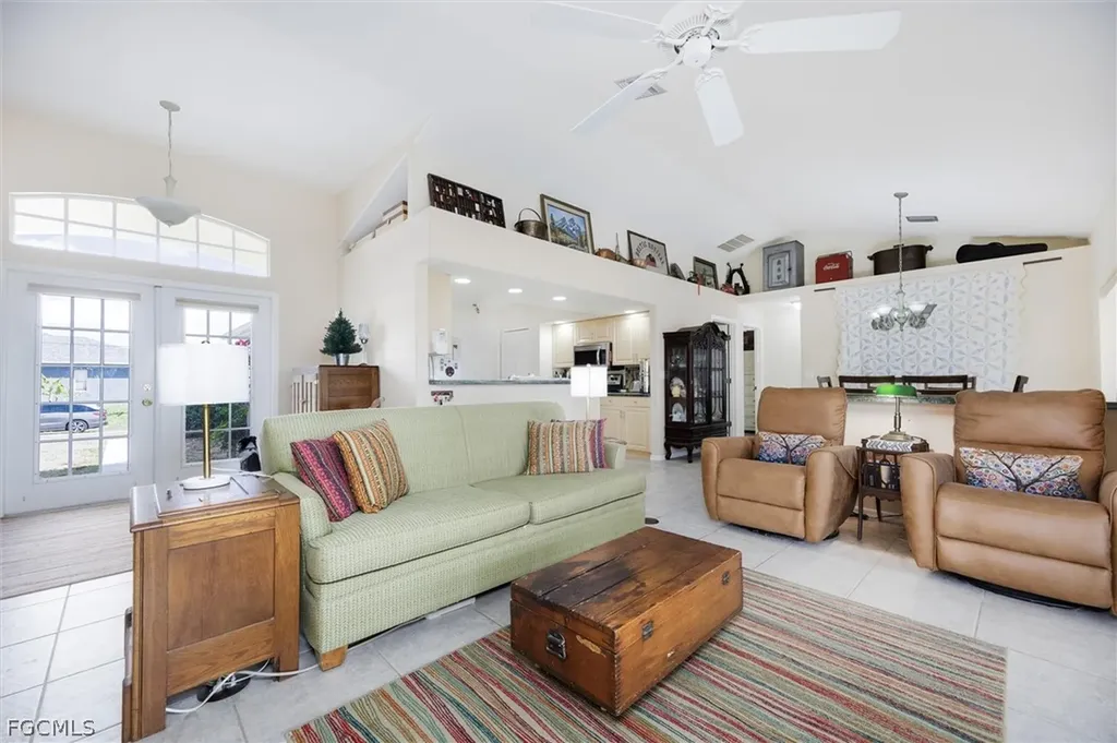 1630 SW 9th Place Cape Coral FL 33991