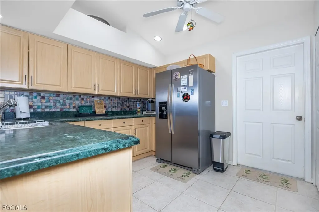 1630 SW 9th Place Cape Coral FL 33991