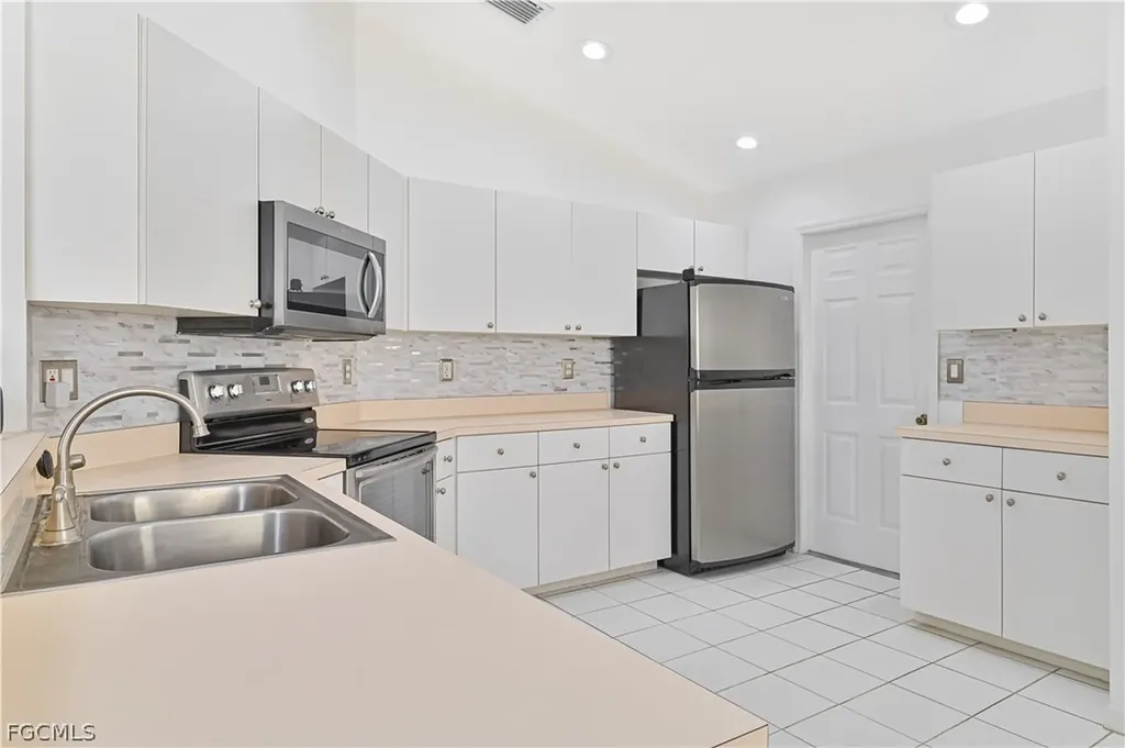 9918 Las Casas Drive Fort Myers FL 33919
