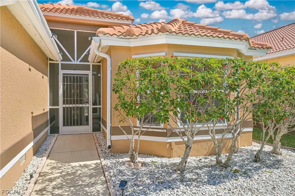 9918 Las Casas Drive Fort Myers FL 33919