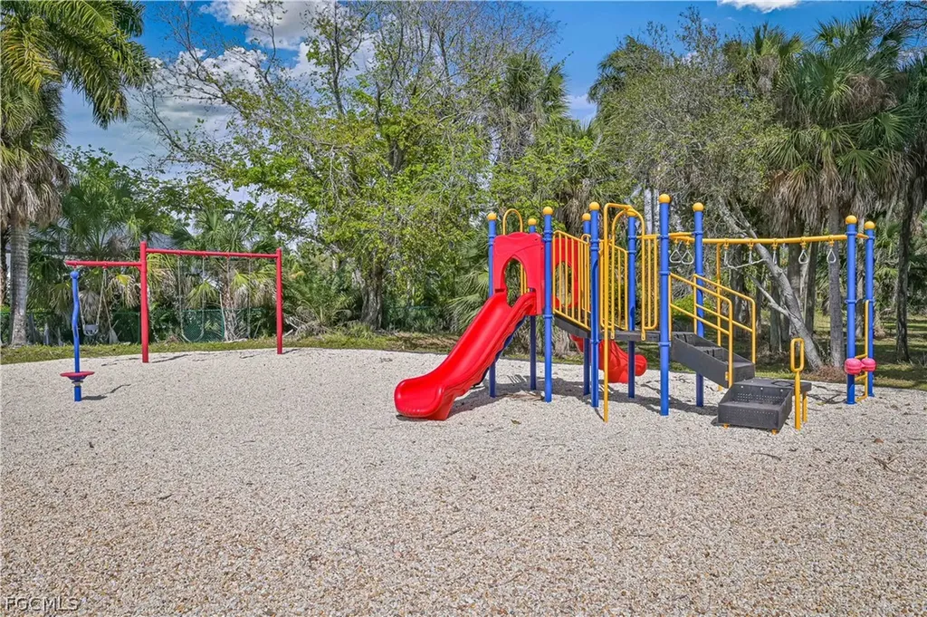 9918 Las Casas Drive Fort Myers FL 33919
