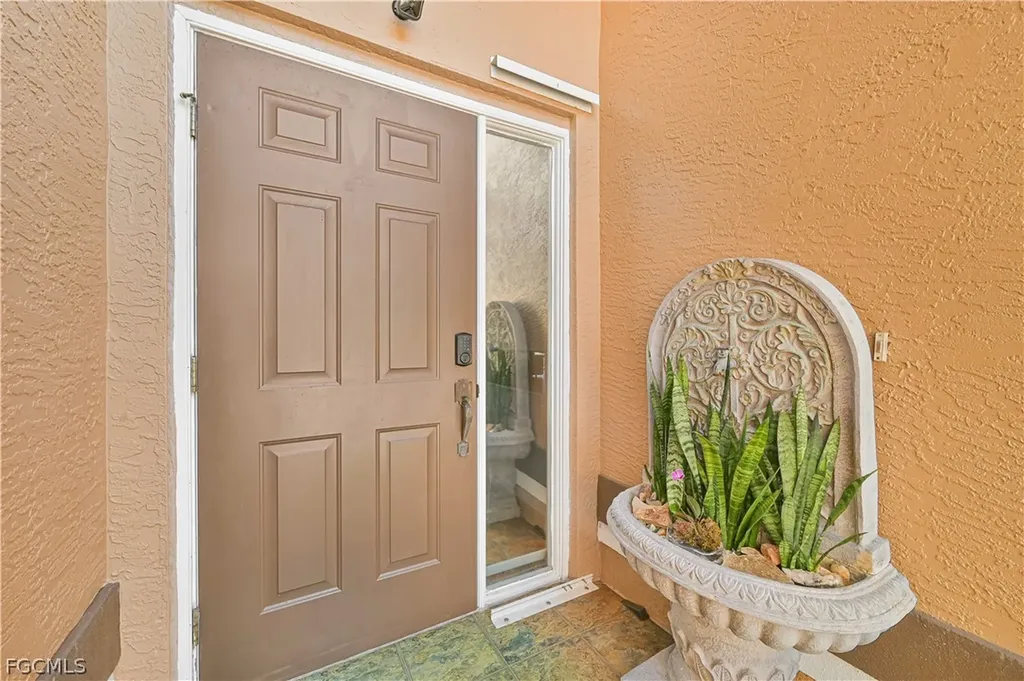 9918 Las Casas Drive Fort Myers FL 33919