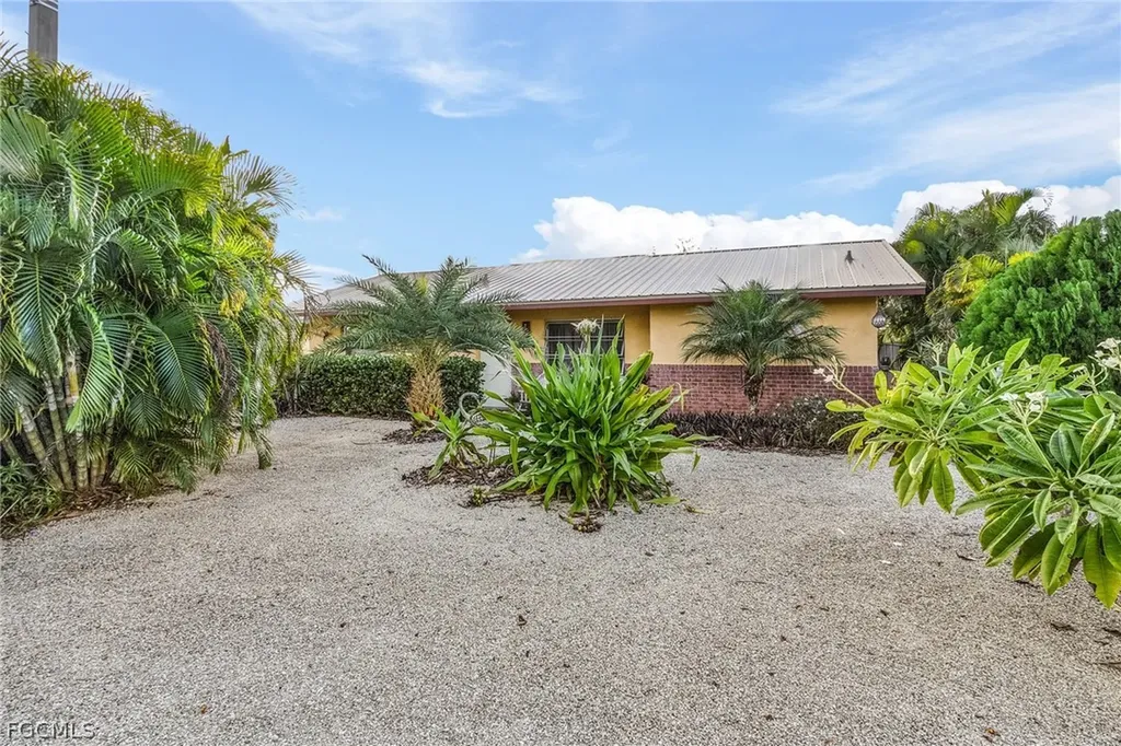 2963 Cussell Drive St. James City FL 33956