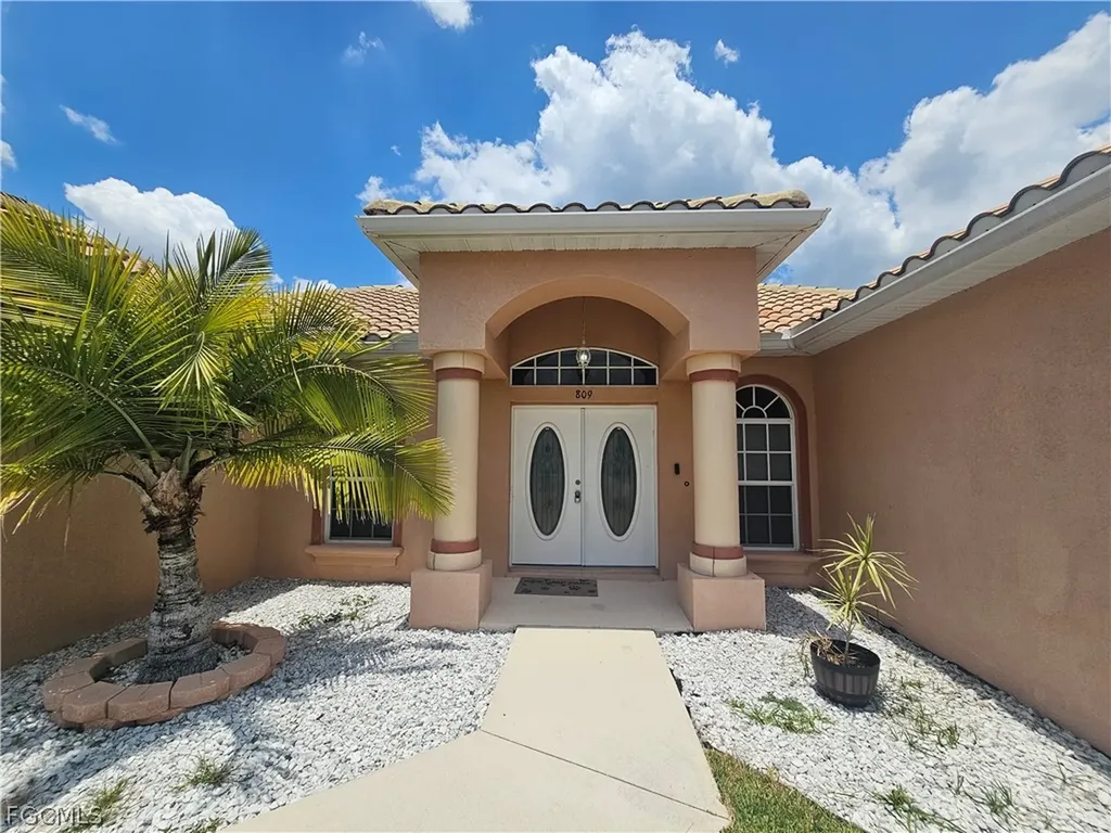 809 Lincoln Avenue Lehigh Acres FL 33972