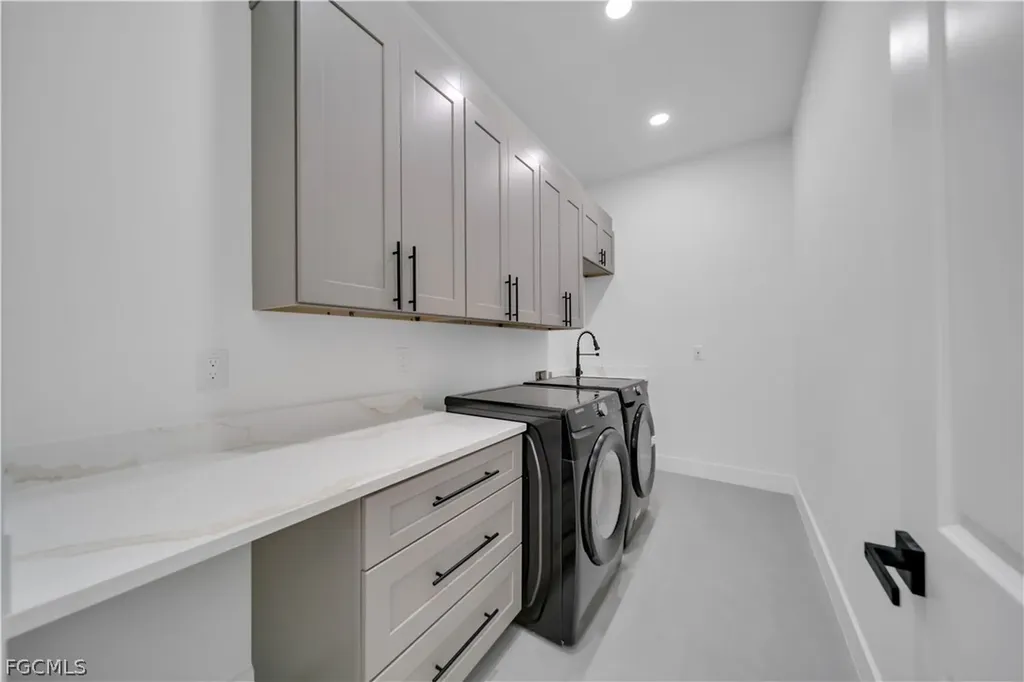 706 SW 28th Street Cape Coral FL 33914