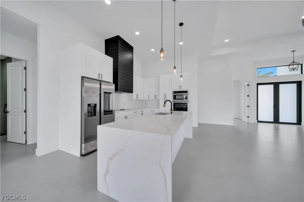 706 SW 28th Street Cape Coral FL 33914
