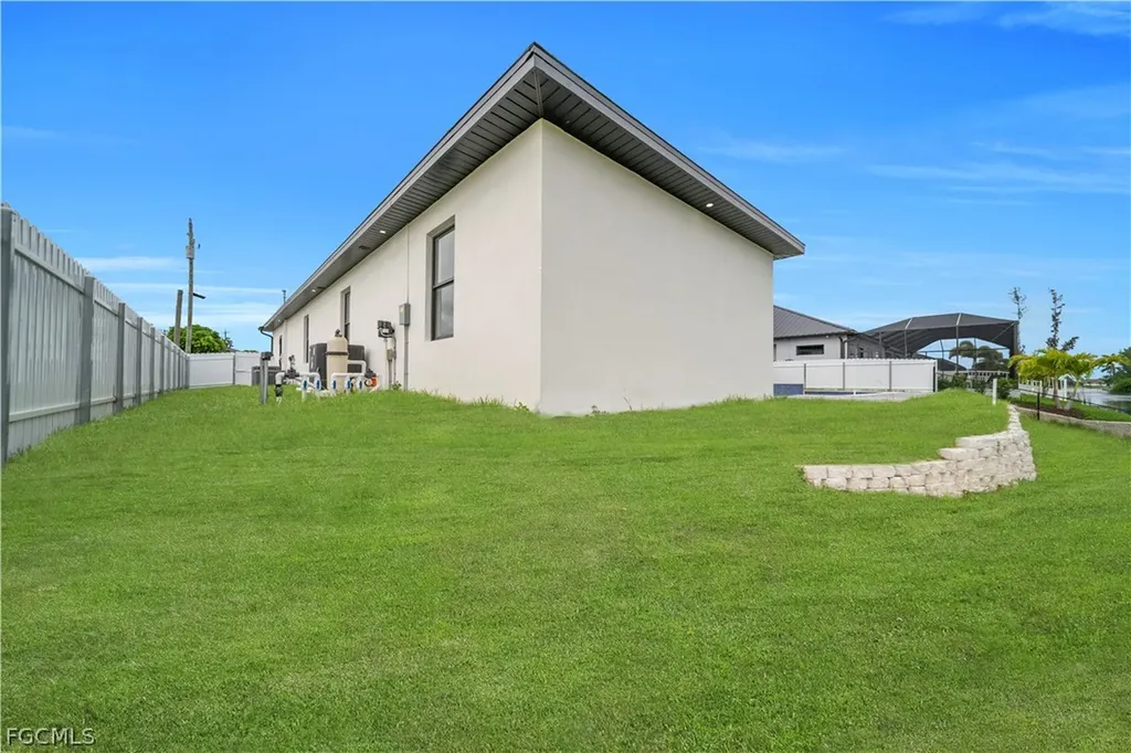 706 SW 28th Street Cape Coral FL 33914