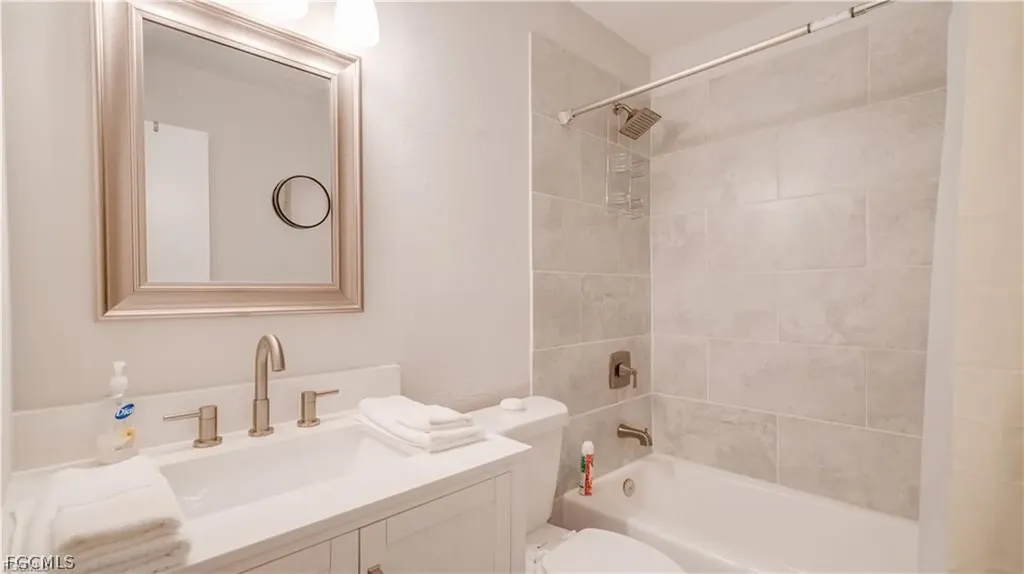 1754 Cape Coral Parkway E Cape Coral FL 33904