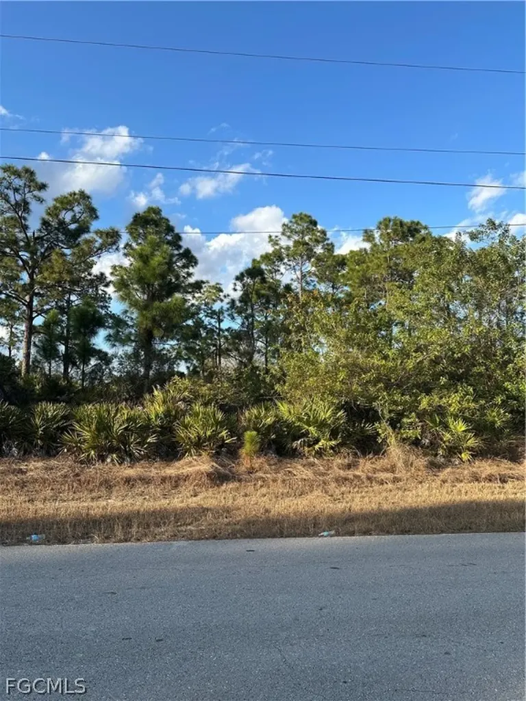 927 Sterling Street E Lehigh Acres FL 33974