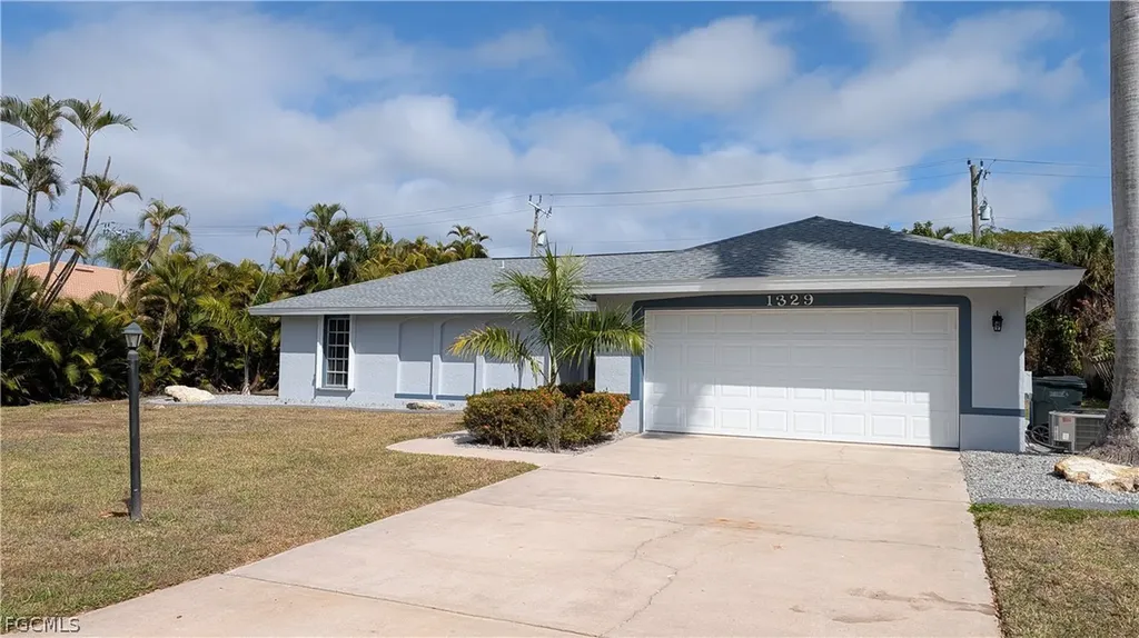 1329 Oaklawn Court Fort Myers FL 33919