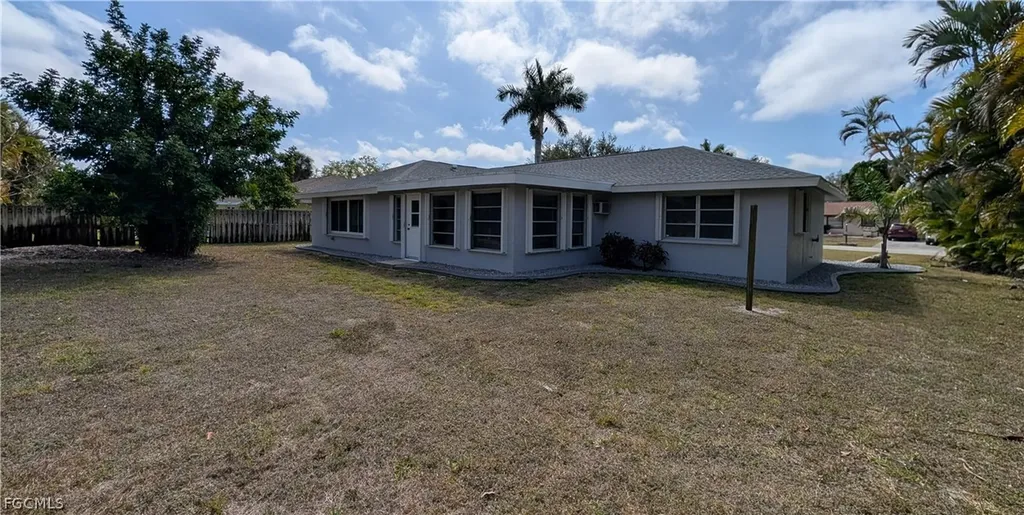 1329 Oaklawn Court Fort Myers FL 33919