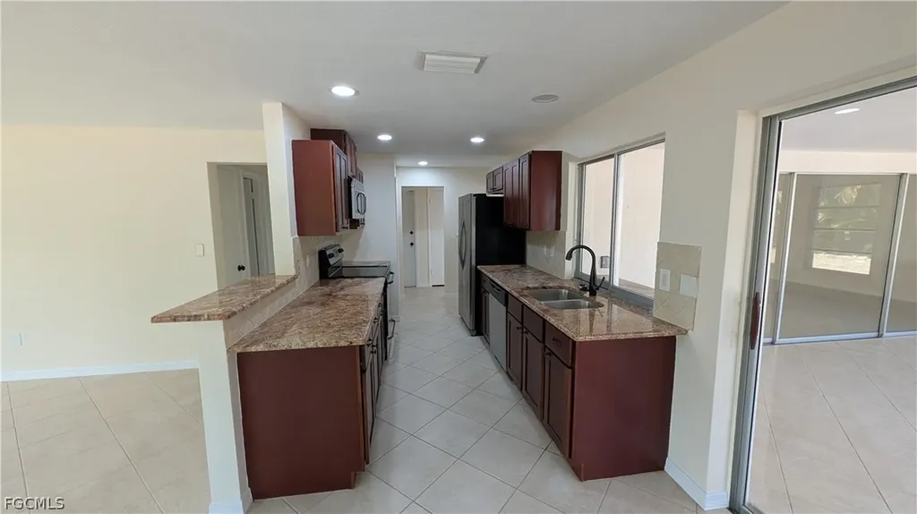 1329 Oaklawn Court Fort Myers FL 33919