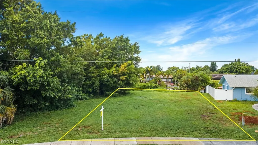 947 Iris Drive North Fort Myers FL 33903