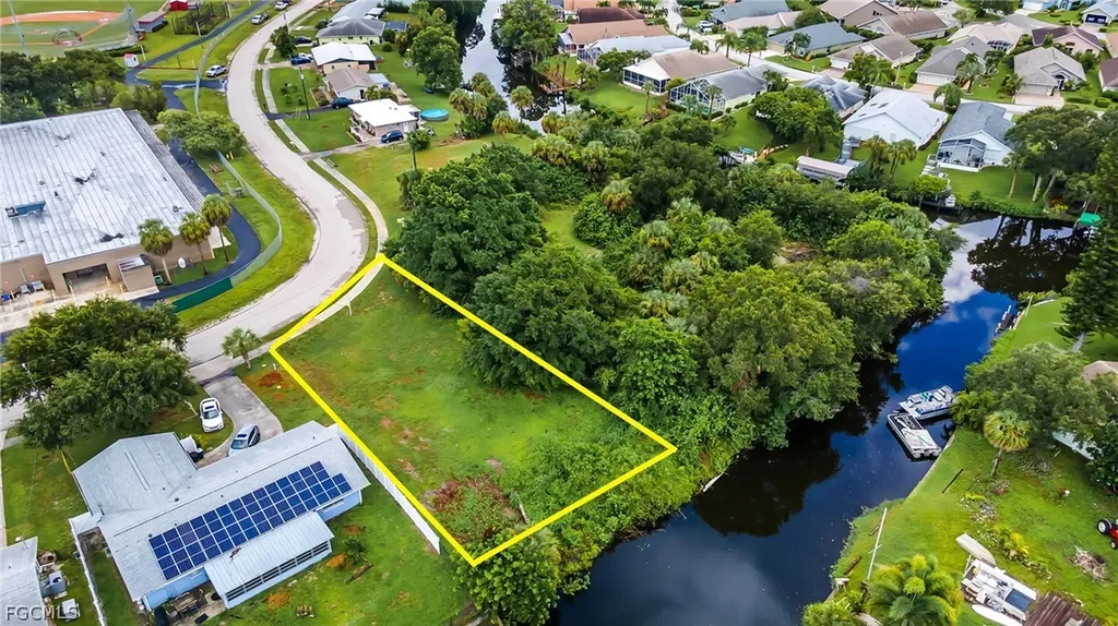 947 Iris Drive North Fort Myers FL 33903