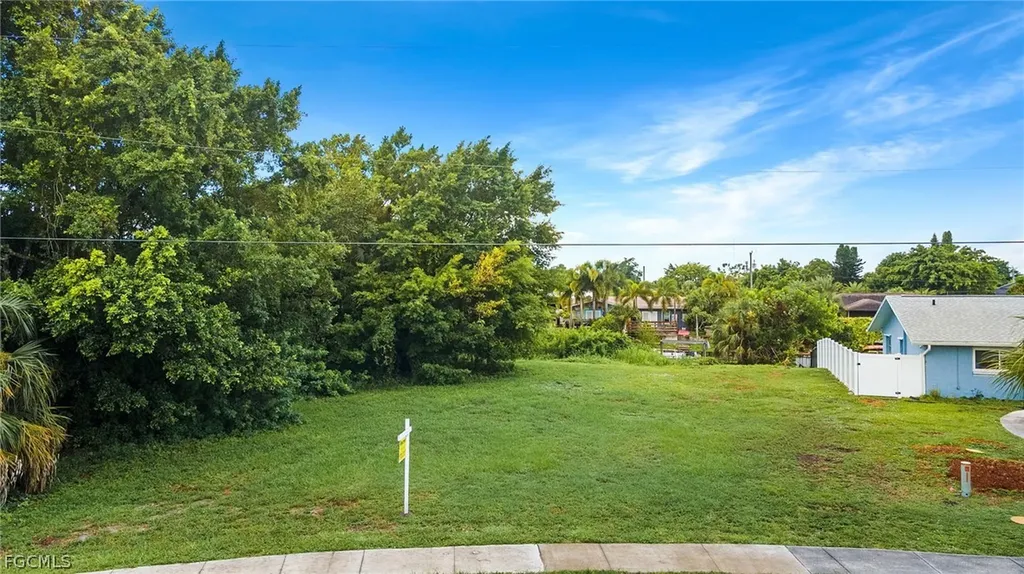 947 Iris Drive North Fort Myers FL 33903