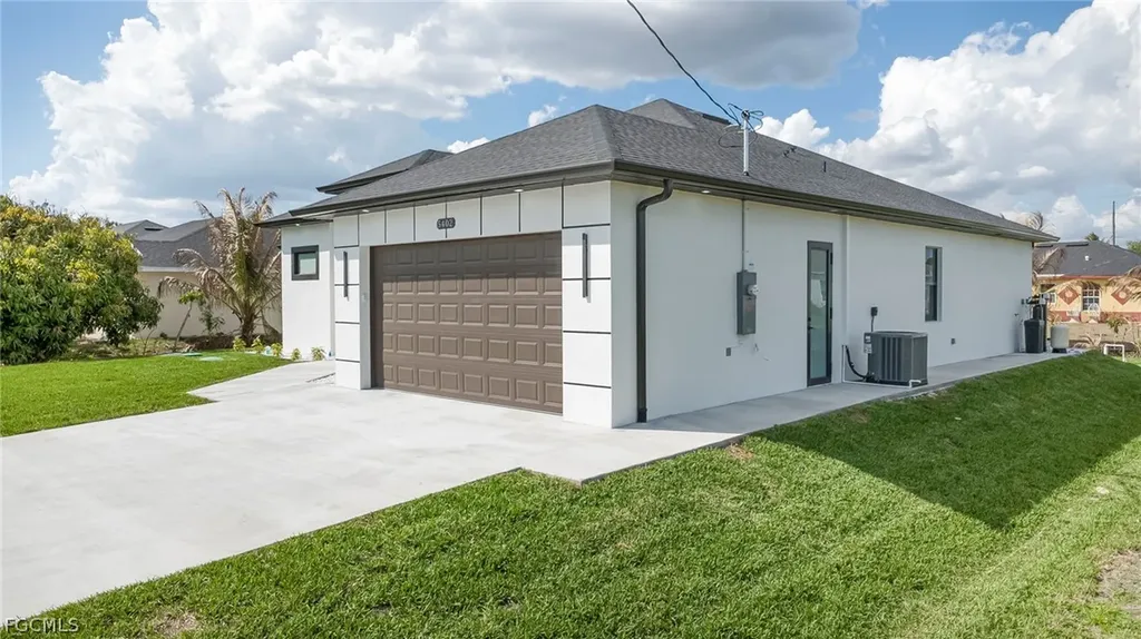 5402 6th Street W Lehigh Acres FL 33971