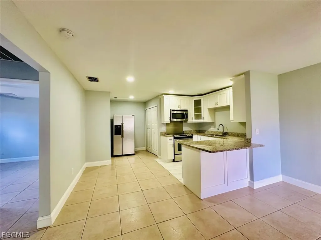 709 SE 8th Terrace Cape Coral FL 33990