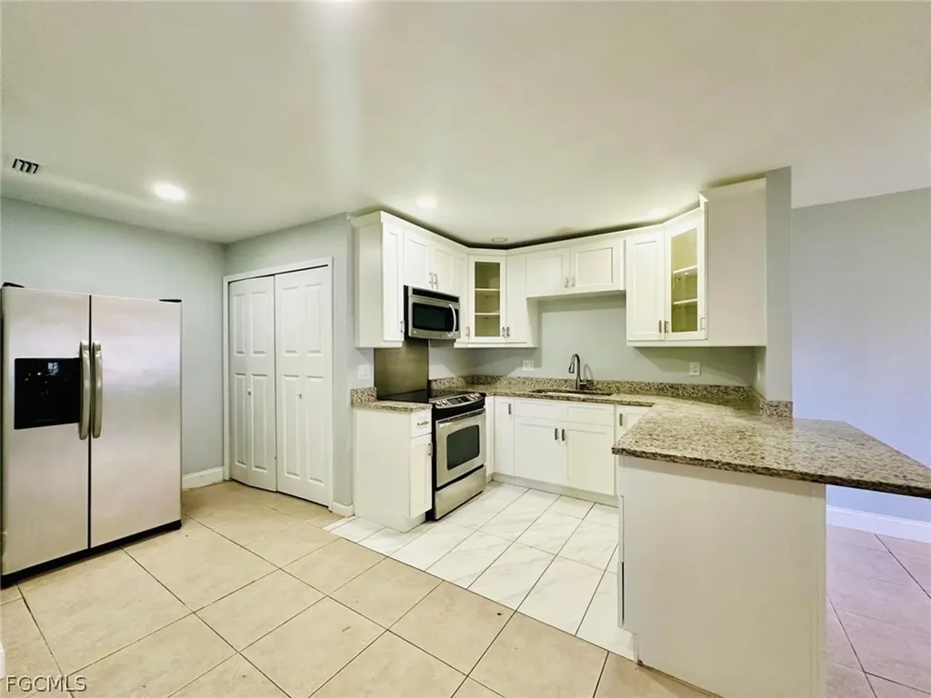 709 SE 8th Terrace Cape Coral FL 33990